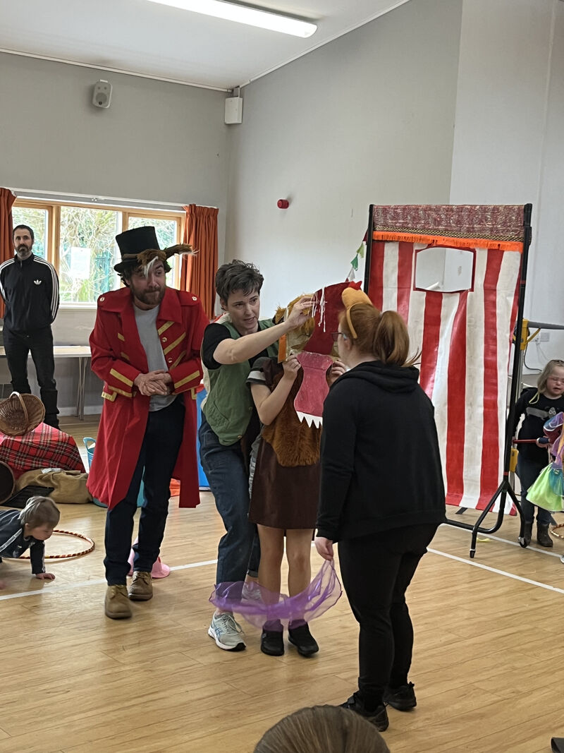 actors and children taking part in accessible theatre show 